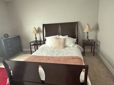 Bedroom Set — Queen Sleigh Bed Frame, Dresser, 2 Nightstands & Lamps