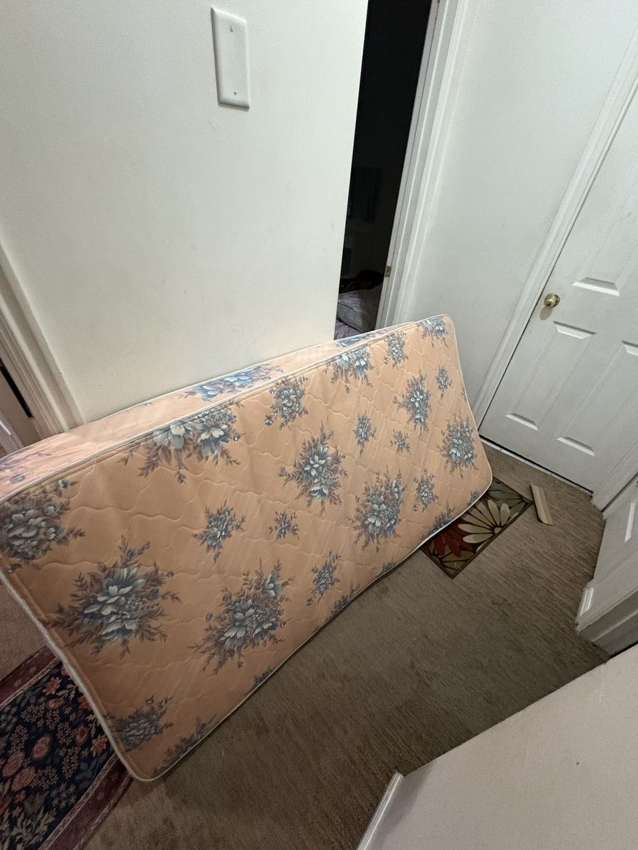 Twin size spring mattress