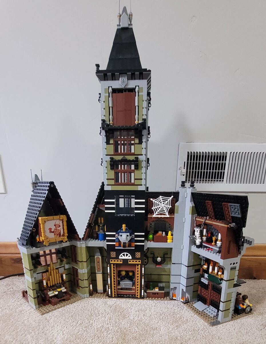 Lego Haunted house