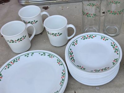 Corelle dish set