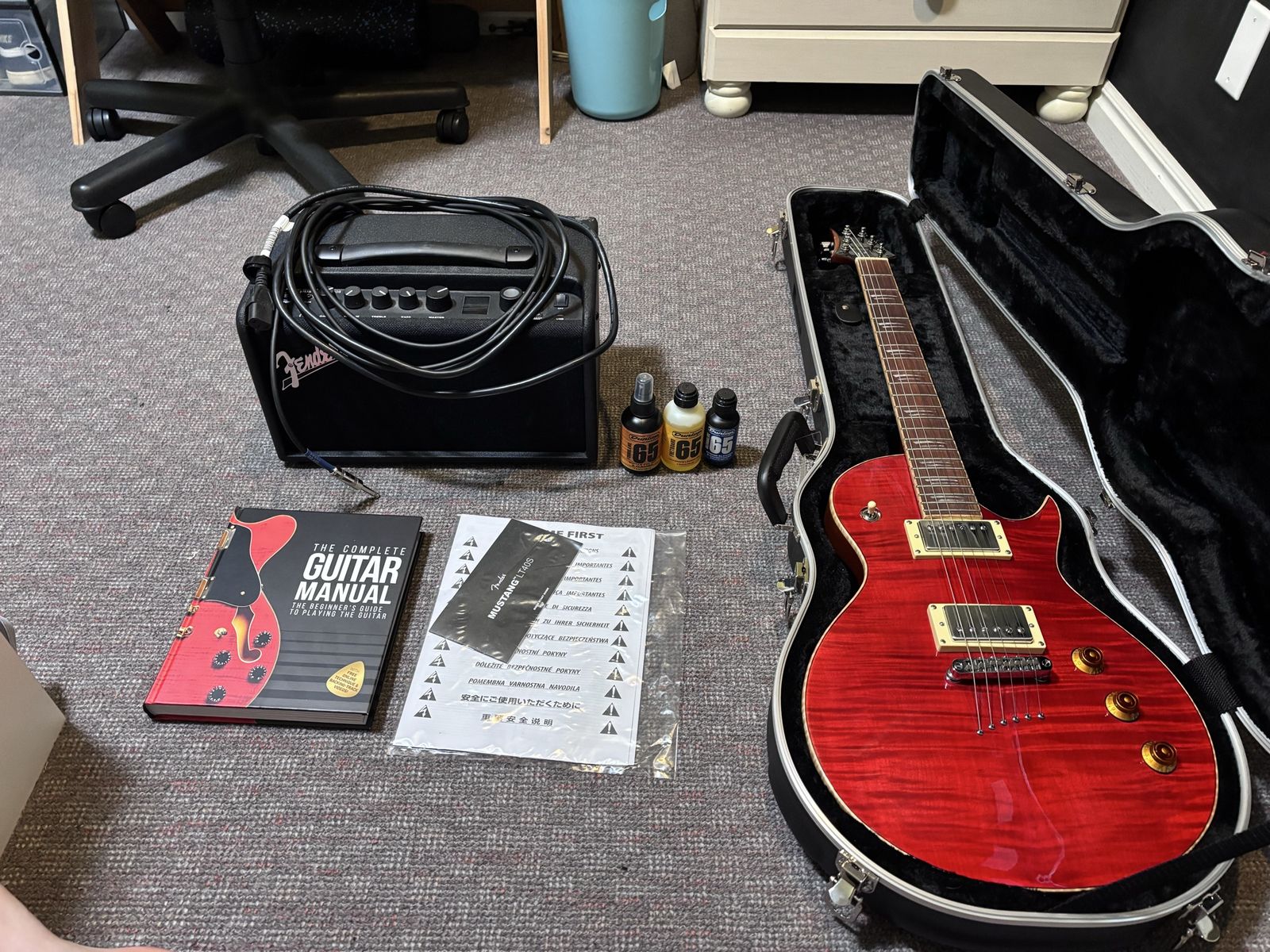 Les Paul Style Electric Guitar Bundle