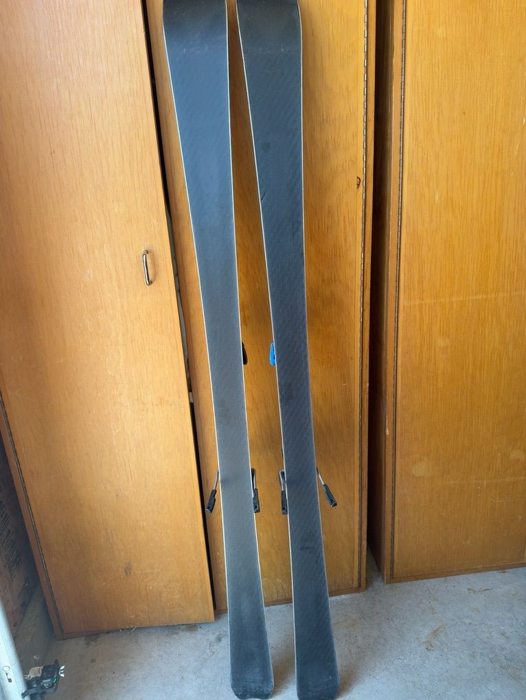 Main image 4