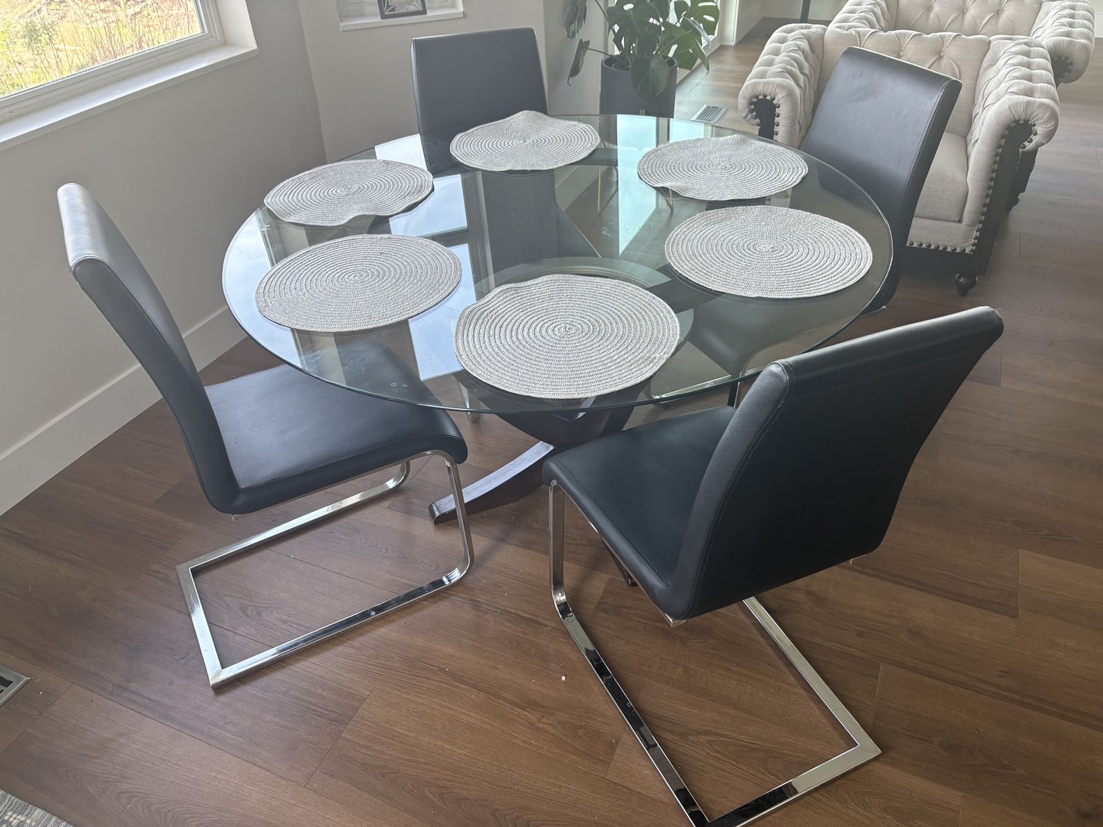 Dinning Table