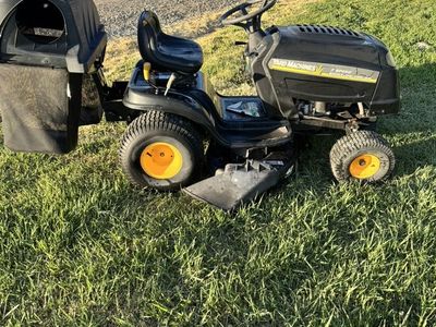 Yard Machine, Riding Lawnmower