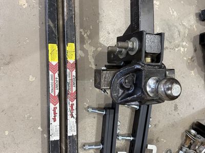 Equalizer Weight Distribution Hitch w/Sway Control