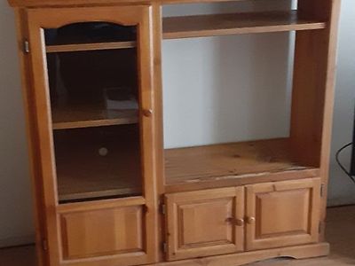 Entertainment Center/TV Stand