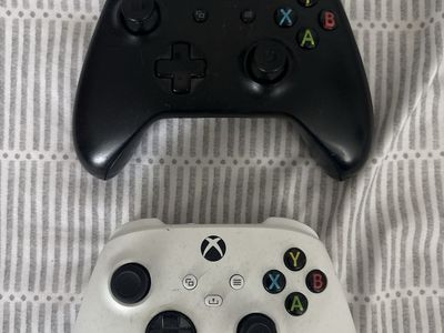 Microsoft Xbox Wireless Controllers Black and White Pair