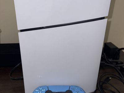 PS5 Slim digital 1tb with controller