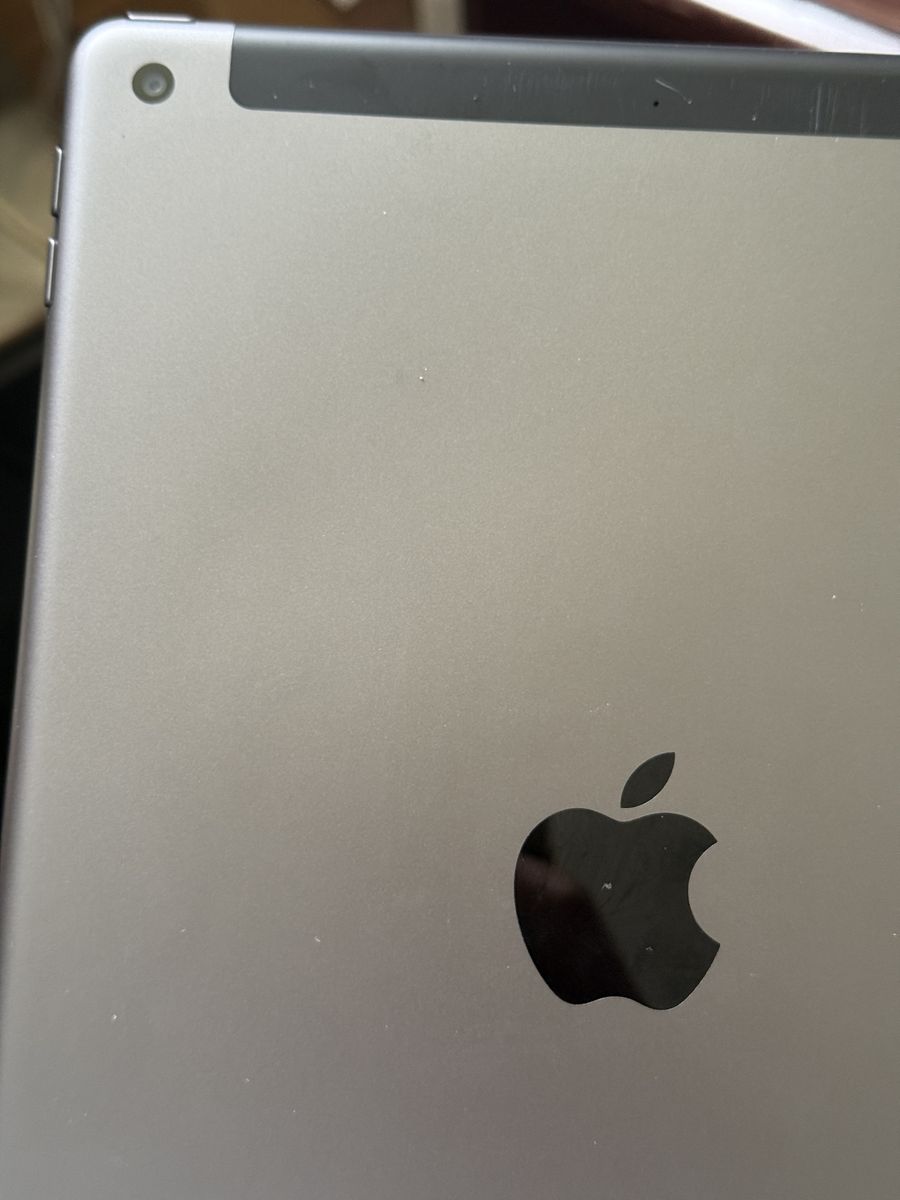 Apple iPad (7th Gen), cellular+wifi - so nice