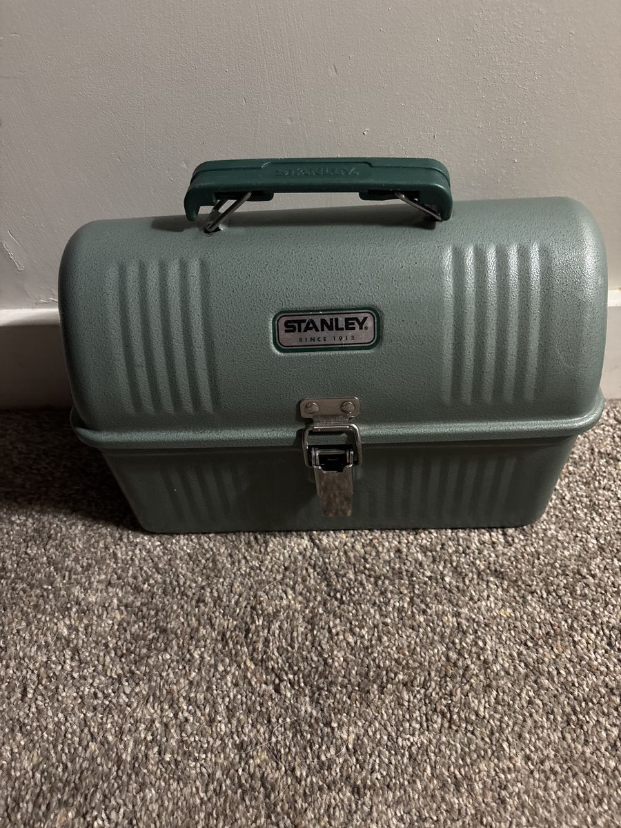 Like new Stanley lunch box