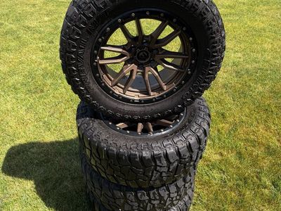 CLEAN 20” BRONZE FUEL REBELS + 35” PREVAIL MTs