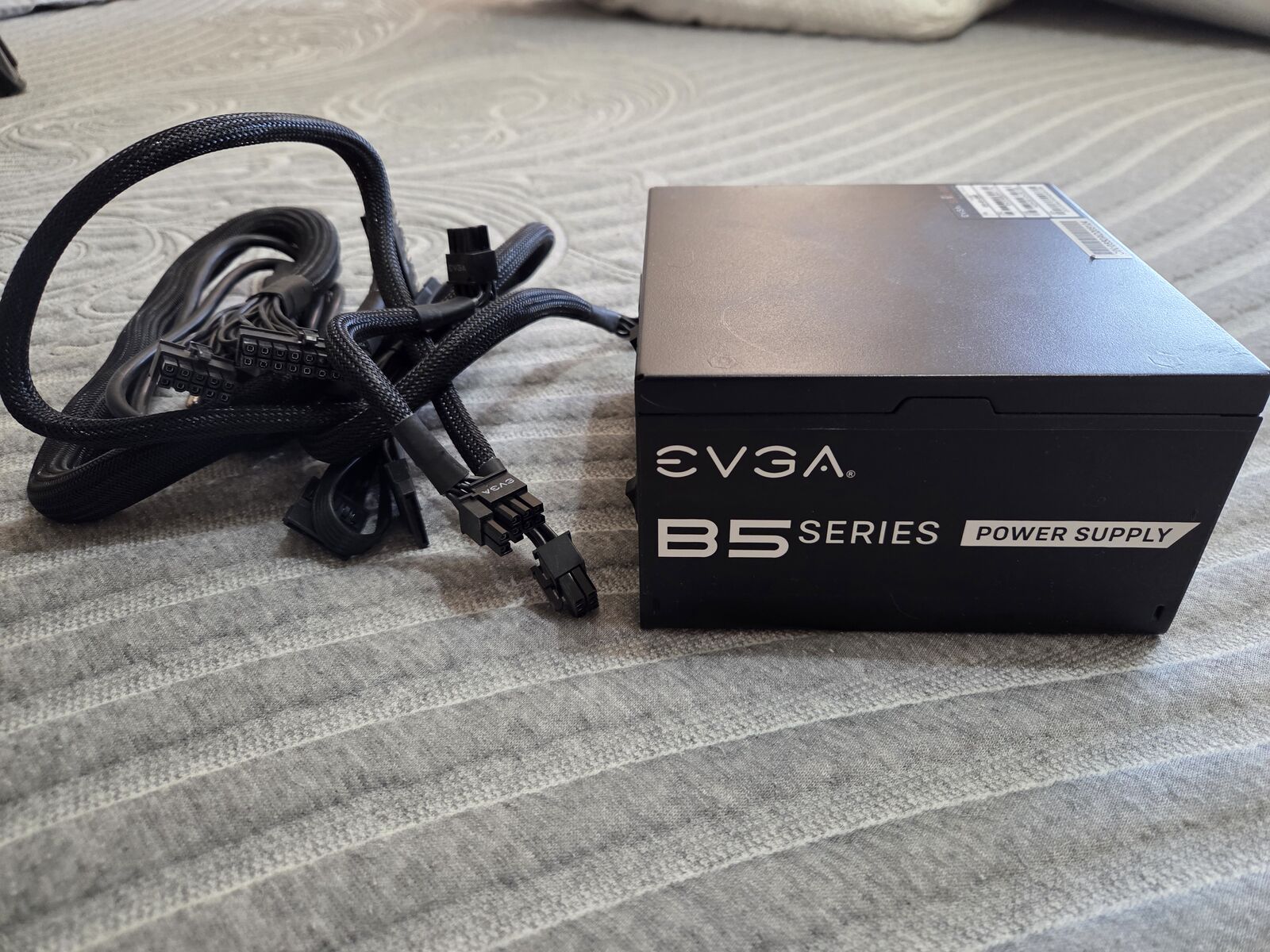 EVGA 550 B5 series - 550W Desktop PC power supply