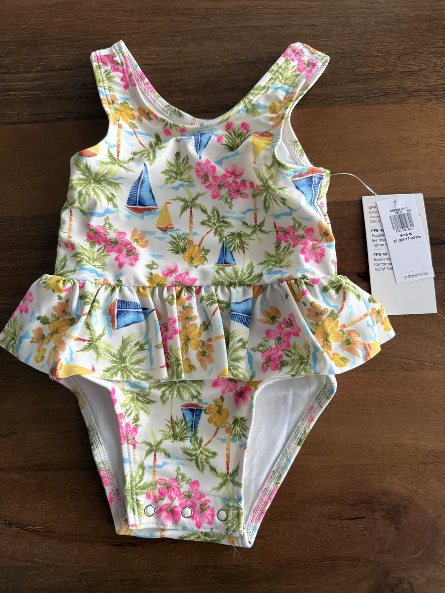 Baby girl's swimsuit (6-12 months, Old Navy), brand new