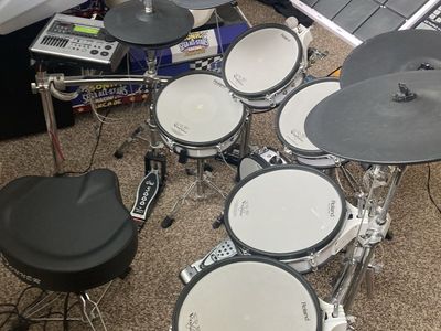 Roland TD-20 Electric Drumset + Bass Guitar + Amp