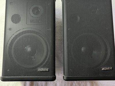 Vintage Pair of Advent Indoor/Outdoor Mini Advent Bookshelf Speakers Black