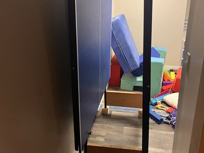 Well used folding ping pong table