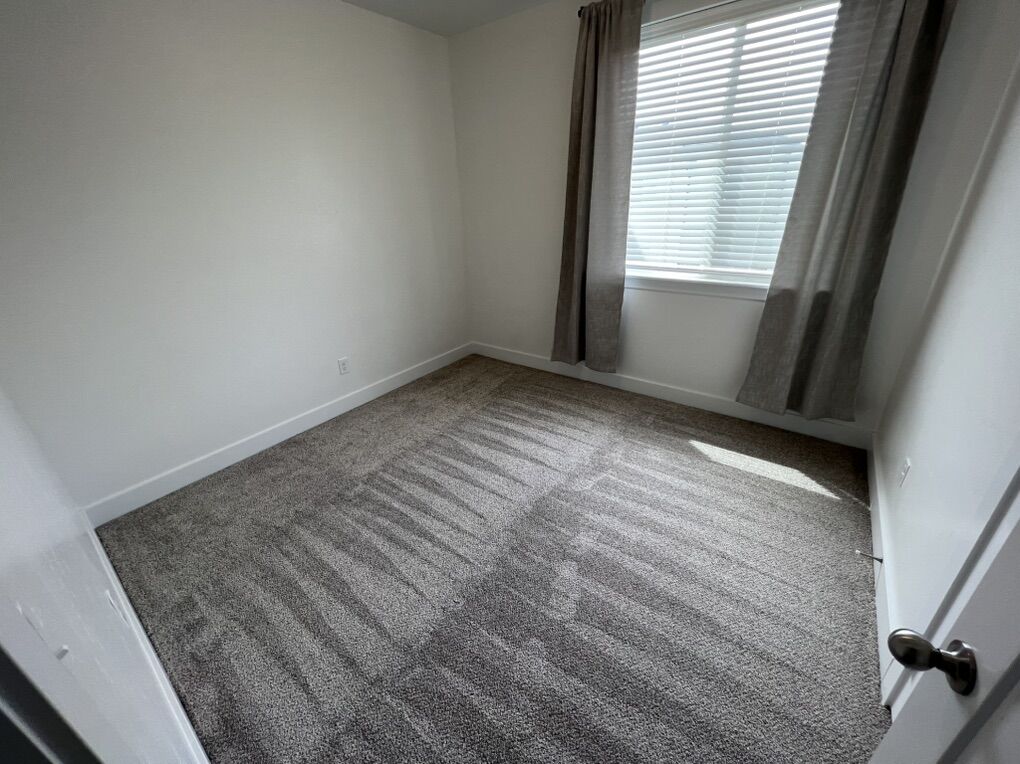 Private Room and Shared Bathroom