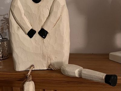 Masters’ Collection Sitting Lamb by James Haddon