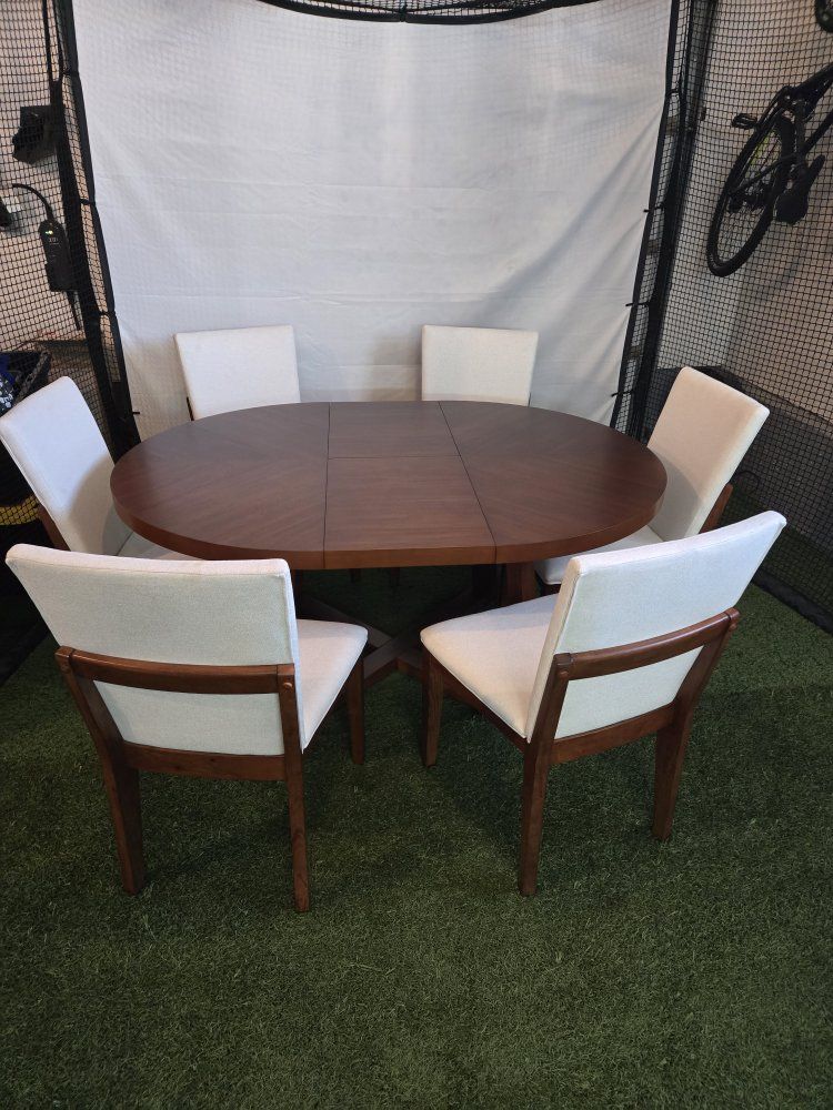 7-Piece Expandable Dining Set