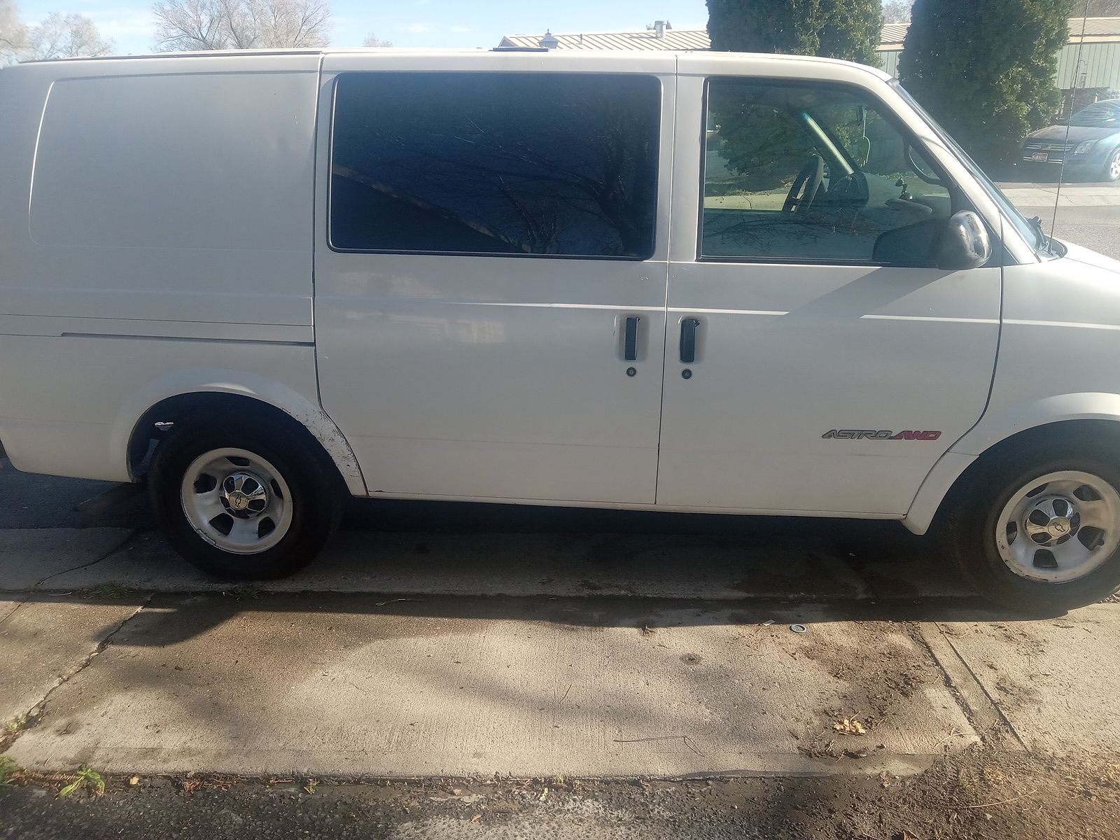 2001 Chevrolet Astro Van Base