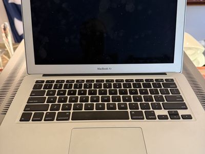 2 MacBook Airs 13" (2010 + 2011) — Wiped, No OS — Both for sale