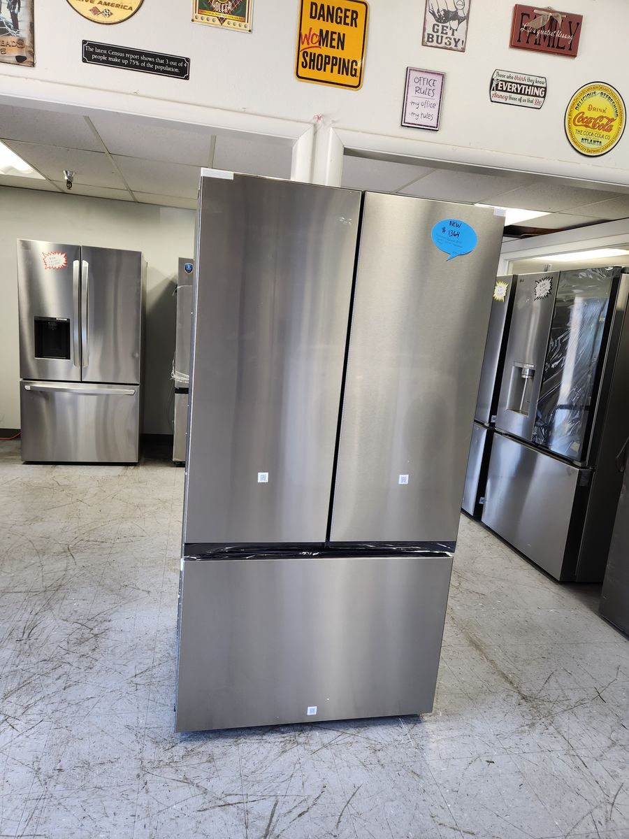Brand New! Samsung Bespoke Stainless Steel French Door Refrigerator with Beverage Center - Counter-Depth