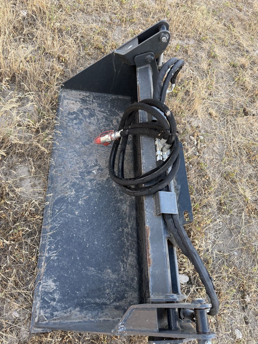 Main image 11