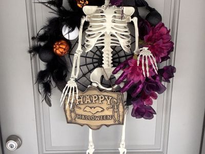 Halloween Skeleton Wreath Door Decoration with Happy Halloween Sign