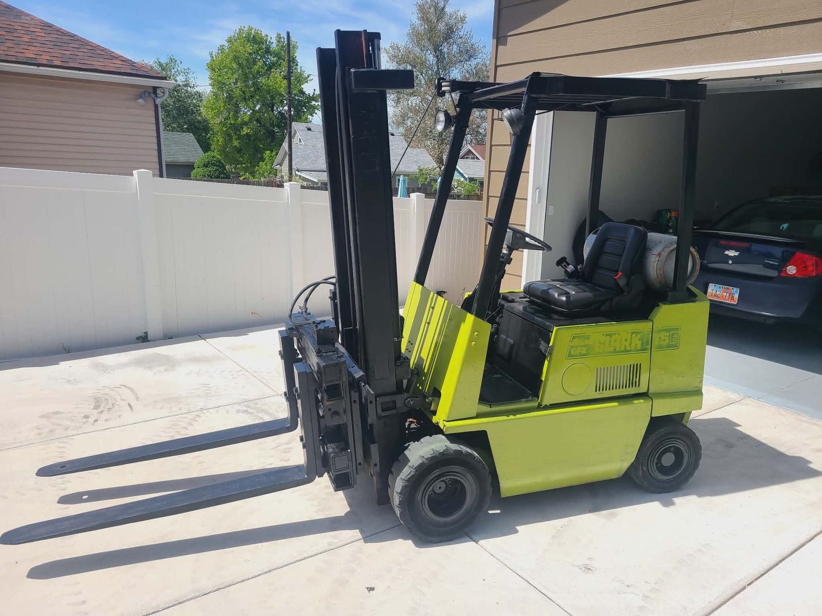 3-Stage Clark GPX 15E Forklift