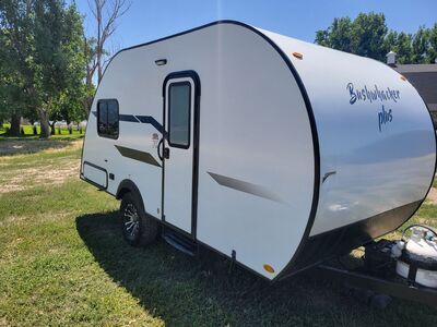 2021 Braxton Creek Bushwhacker Plus – Great Condition, Lightweight & Easy to Tow!