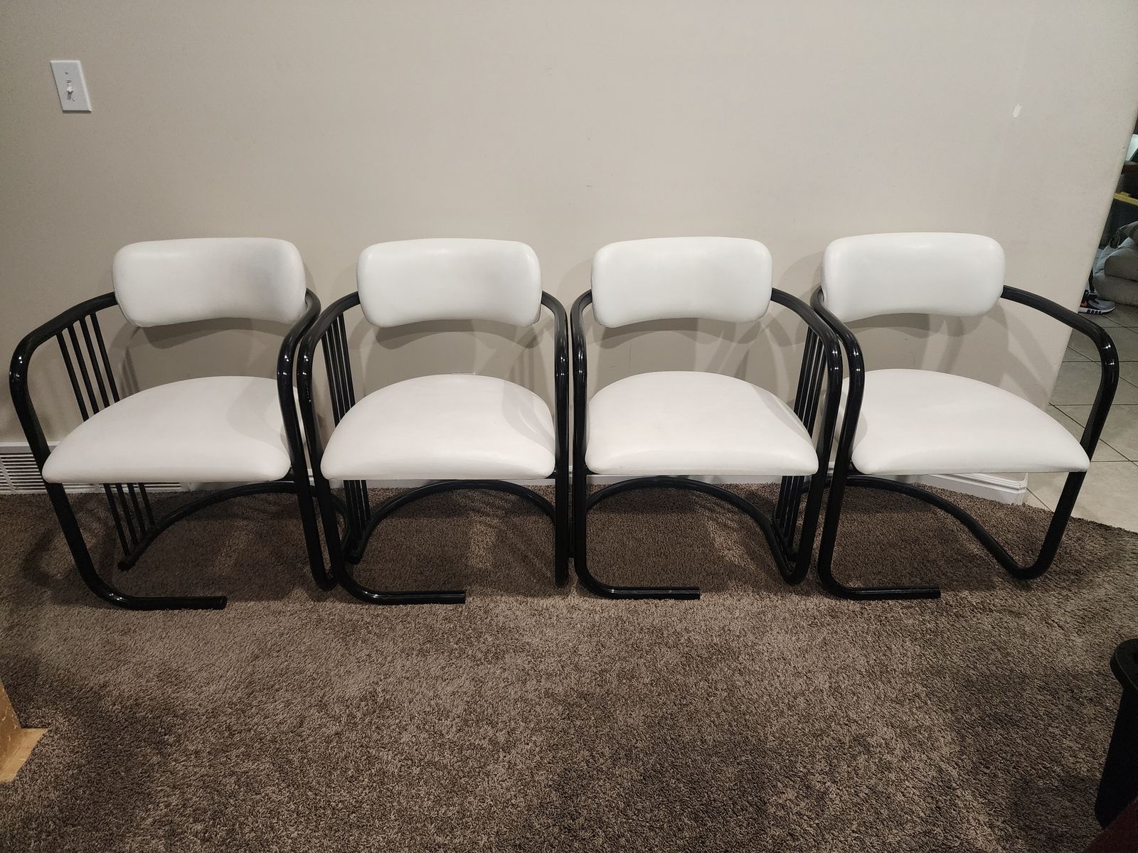 SET OF FOUR 80s POSTMODERN MEMPHIS STYLE RETRO PAPERCLIP STYLE DINING CHAIRS BLACK & WHITE SEATS QUALITY!