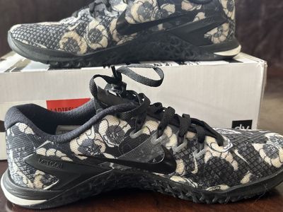 Nike Metcon 4 XD Women's Floral sz 8.5