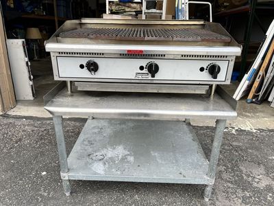 Toastmaster TMRC36 Gas Charbroiled W/burners