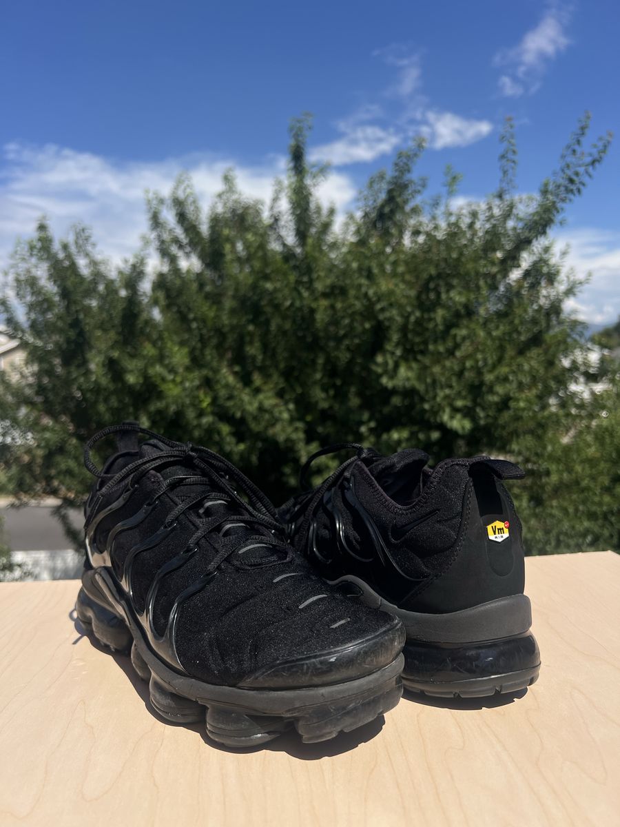 Nike Air VaporMax Plus Triple Black Women's US 9.5 (Men's US 8) Running Shoes, EU 41