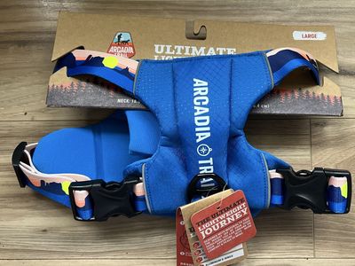 Arcadia trail dog harness Large NWT Ultimate Light