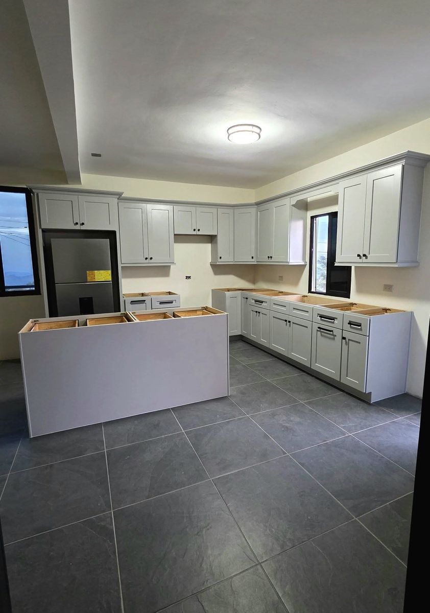 Cabinet Installer / Fully Insured / W-9 available