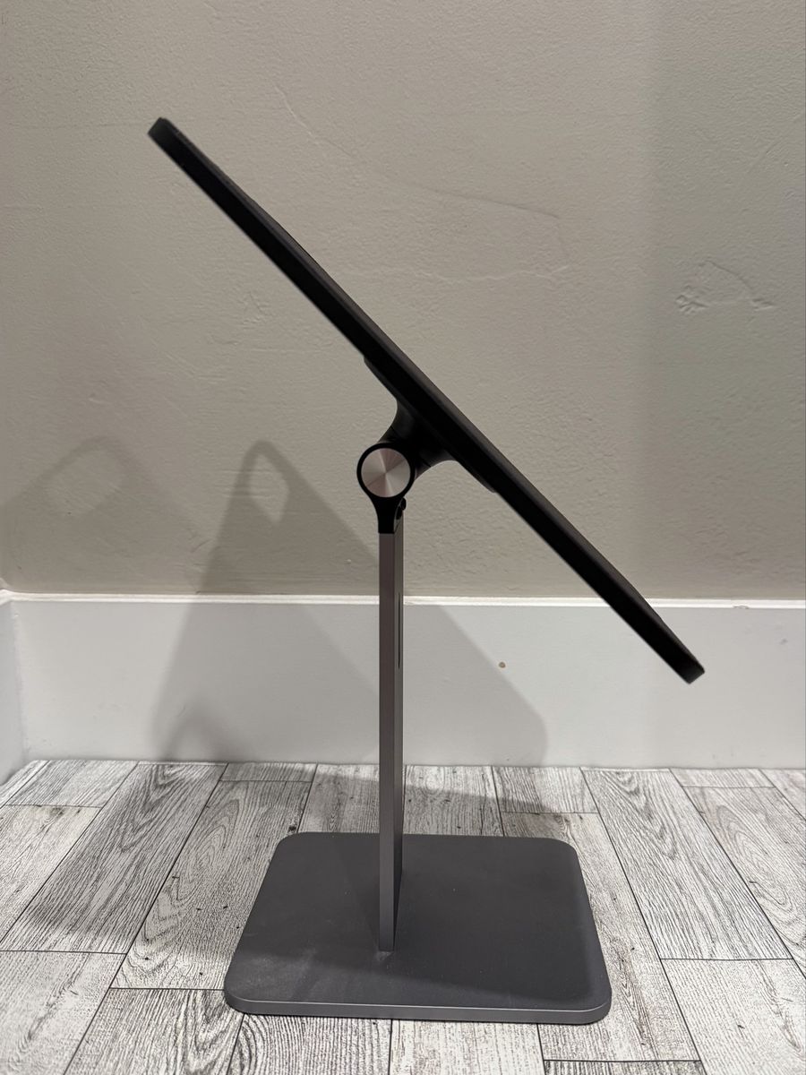 Main image 6
