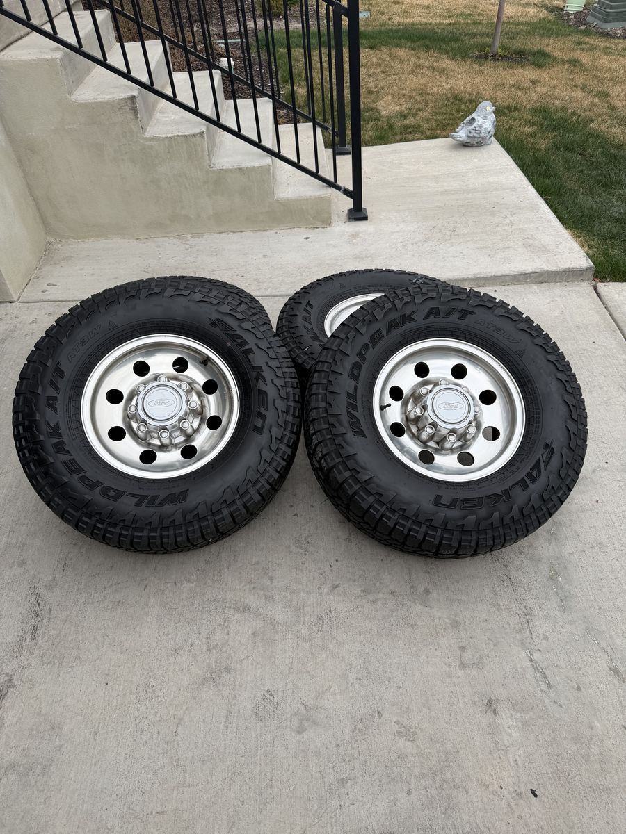 Ford F250 Excursion Rims and Tires 285/75R16