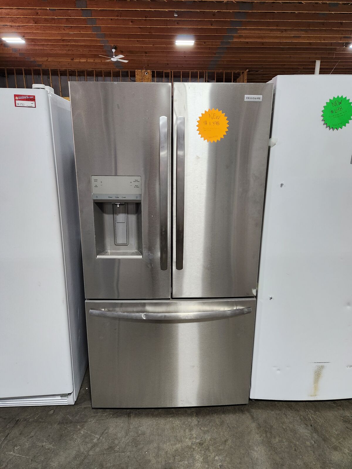 BEAUTIFUL BRAND NEW! FRIGIDAIRE COUNTER DEPTH STAINLESS STEEL FRENCHDOOR FRIDGE!