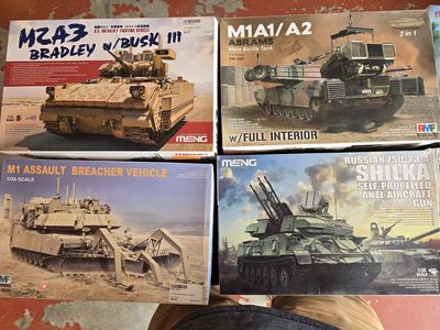 Plastic Model Kits Tanks/Armor