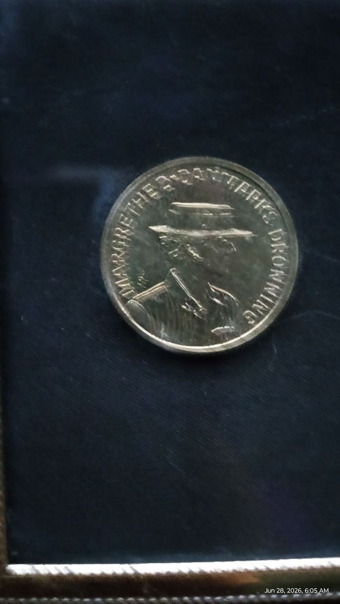 Vintage "MARGRETHE II DANMARKS DRONNING" Commemorative Coin/Medallion