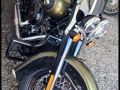 Harley-Davidson Heritage Classic Motorcycle with Saddlebags & Windshield
*only 3,000 miles!!