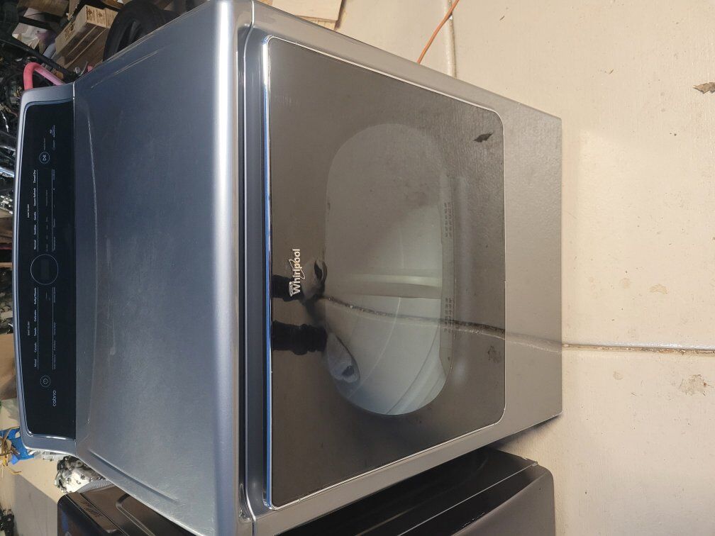 Whirlpool Cabrio 8.8 cu ft Electric Dryer W/Steam