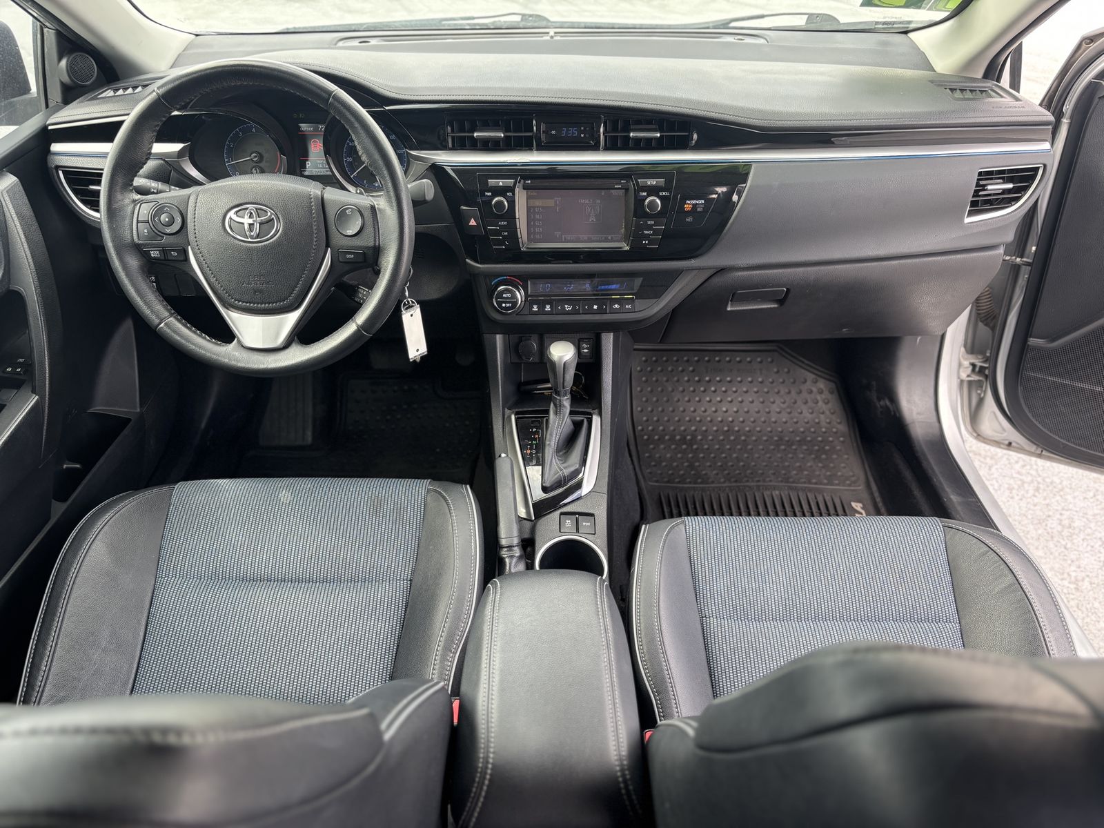 Main image 11