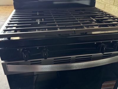 Unused Whirlpool 30 in. 4 burners Freestanding Gas Range Stainless Steel