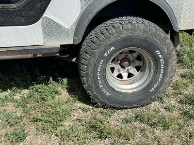 33x12.50 15 CJ 5 wheels and tires