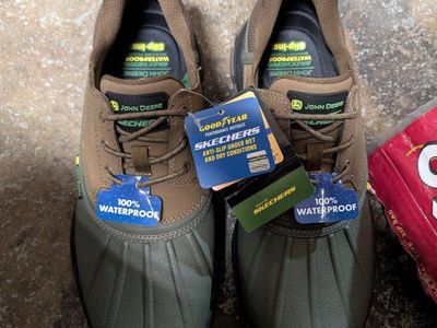 Skechers John Deer waterproof size10.5 New