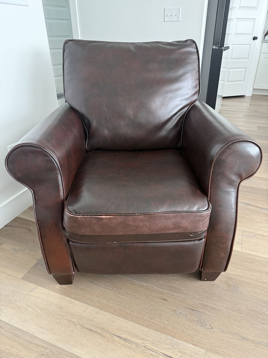 Main image 10