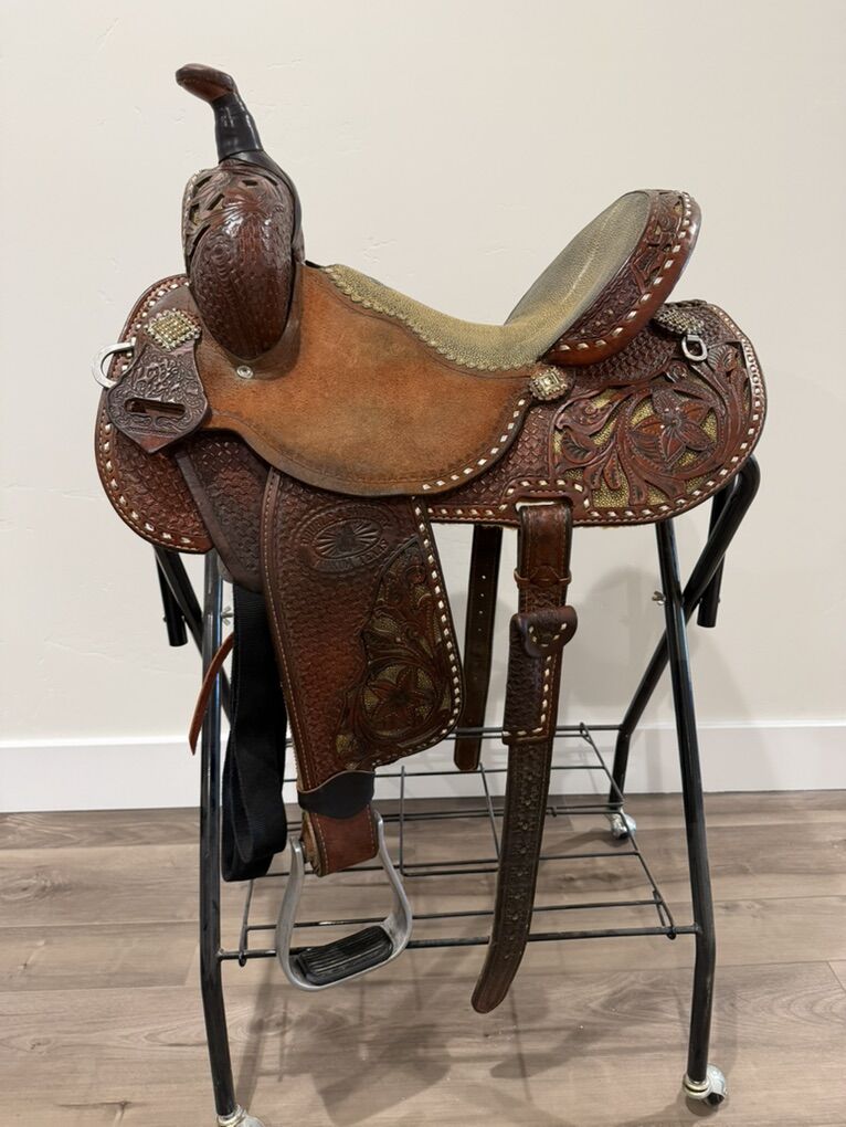 Barrel Saddle