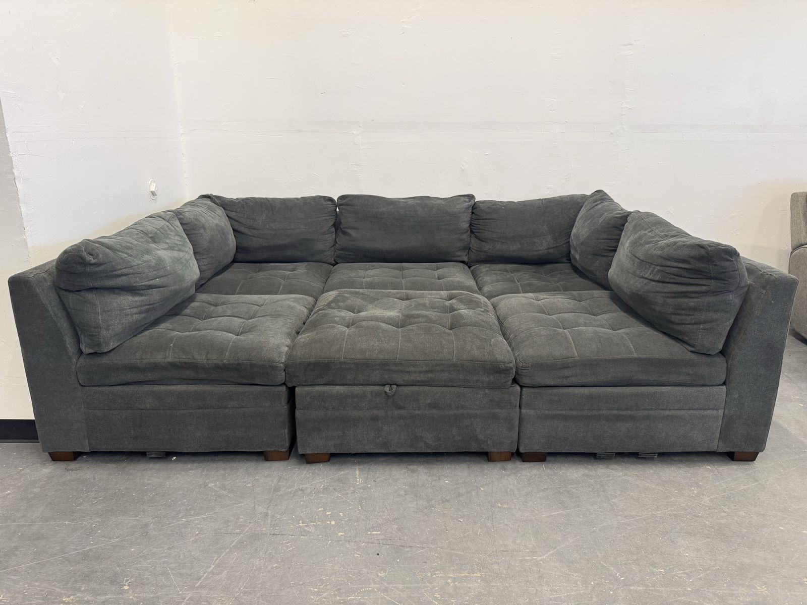 GRAY COSTCO MODULAR SECTIONAL SOFA COUCH & OTTOMAN